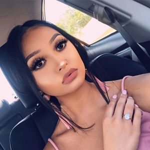 Meet your Posher, Monique